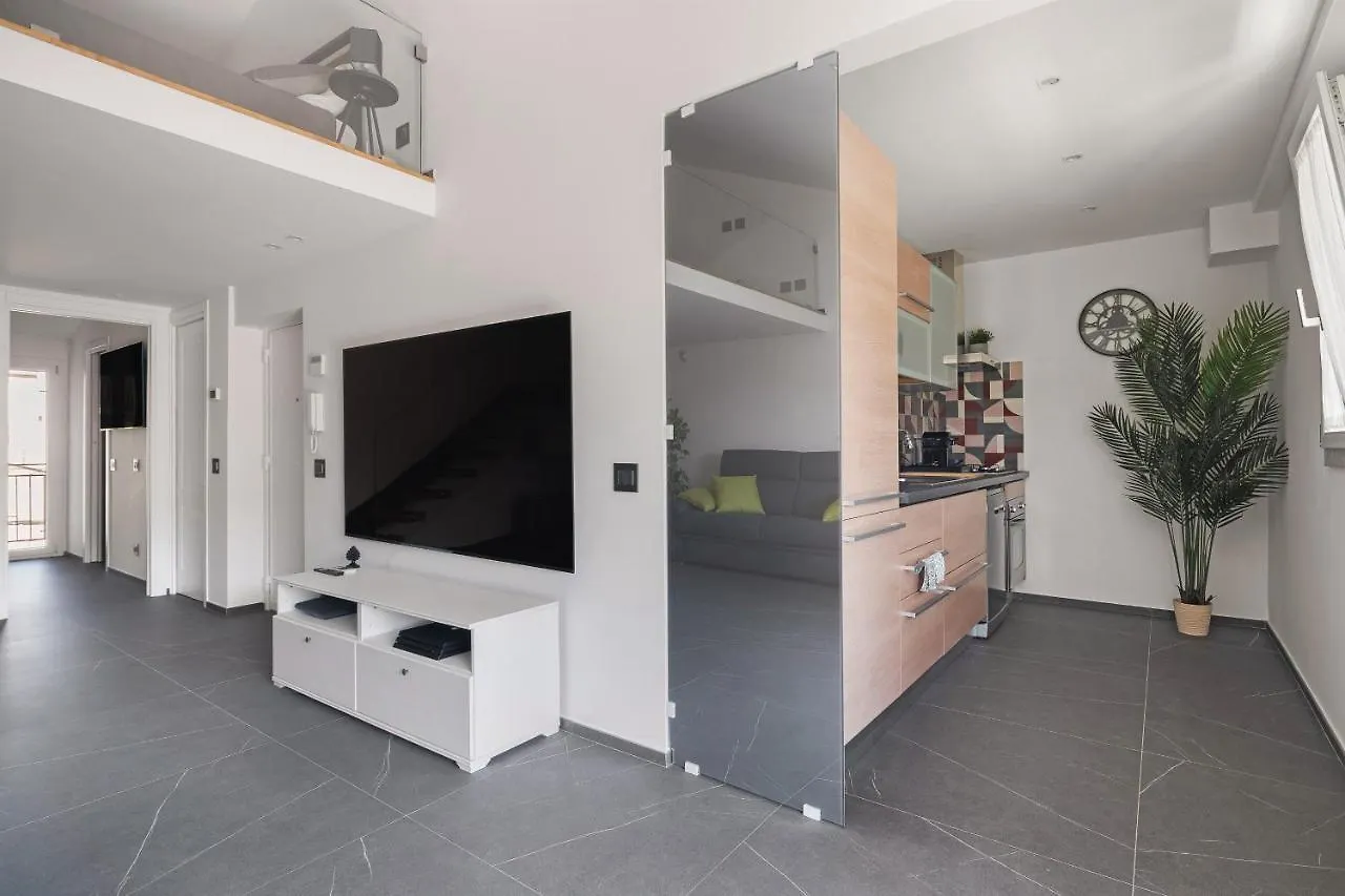 Archimedes Luxury Apartment With Terrace Palerme